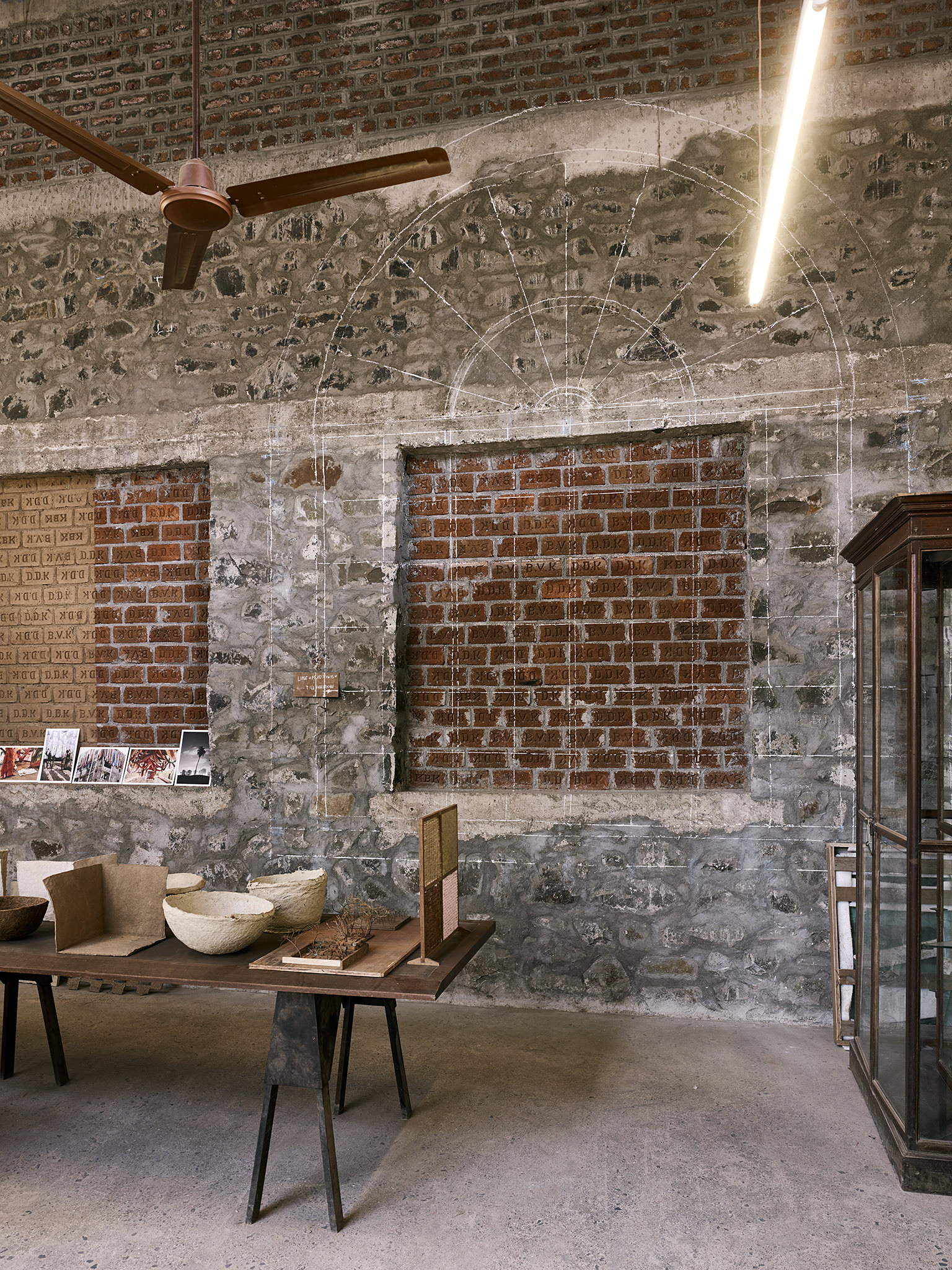 E16590 · Studio Mumbai · Saat Rasta